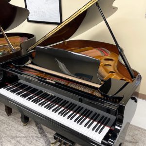 Samick 5' 8" grand piano, wonderful touch and tone, Ebony Polish finish with adjustable bench